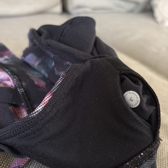 Lululemon Athletica Energy Sports Bra Black Floral Yoga Athletic Women’s 4 - Picture 7 of 10